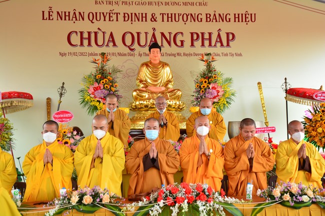 The ceremony setting up the signboard of Quang Phap pagoda - Tay Ninh