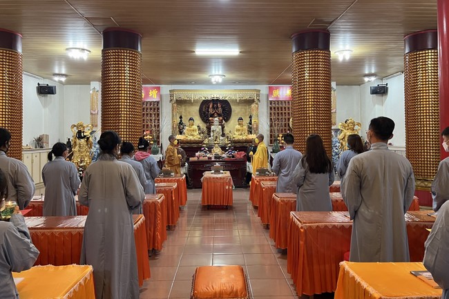 Celebrating New Year's Eve in a foreign land at Linh An Temple, Taiwan