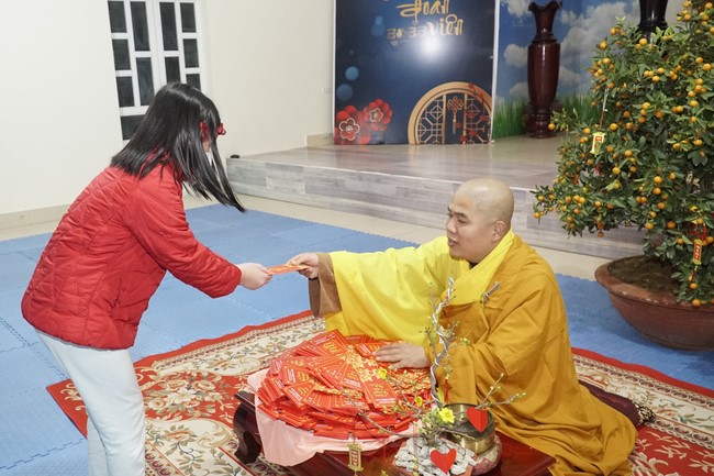 Welcoming the New Year's Eve at Dong Cao Pagoda - Thanh Hoa