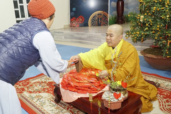 Welcoming the New Year's Eve at Dong Cao Pagoda - Thanh Hoa