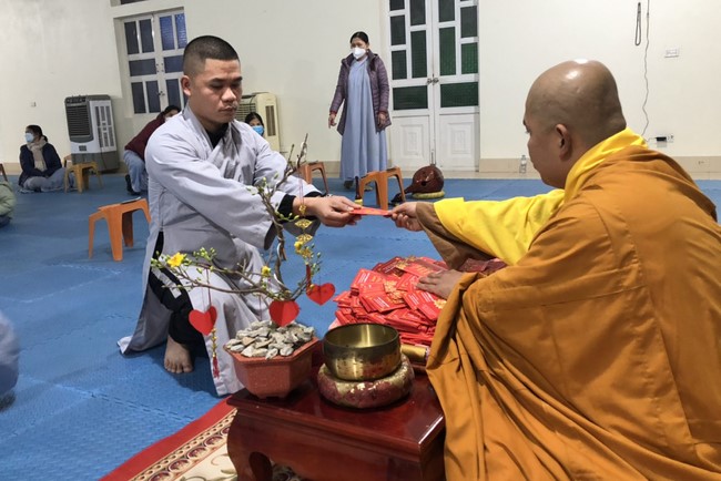 Welcoming the New Year's Eve at Dong Cao Pagoda - Thanh Hoa