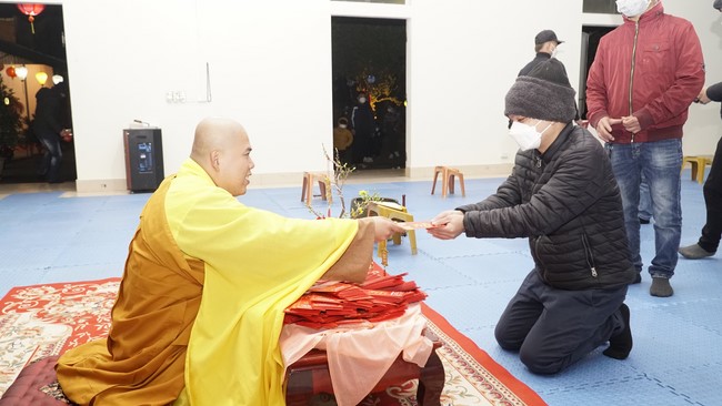 Welcoming the New Year's Eve at Dong Cao Pagoda - Thanh Hoa