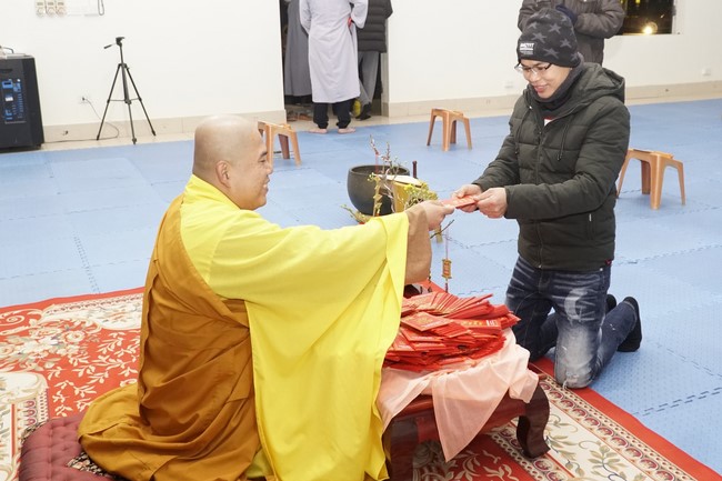 Welcoming the New Year's Eve at Dong Cao Pagoda - Thanh Hoa