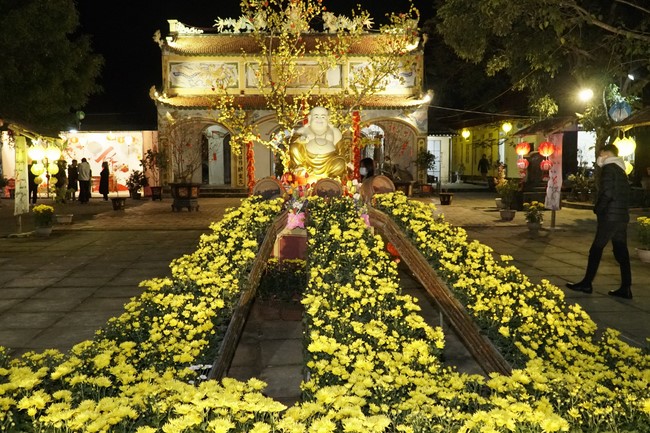 Welcoming the New Year's Eve at Dong Cao Pagoda - Thanh Hoa