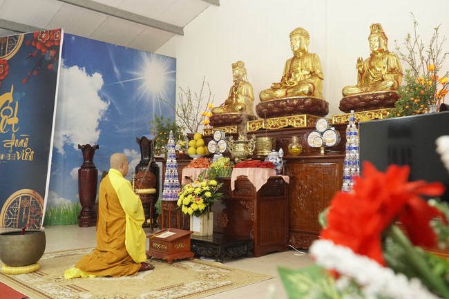 Welcoming the New Year's Eve at Dong Cao Pagoda - Thanh Hoa