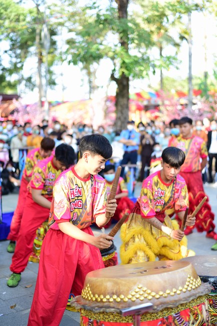 Chùm ảnh mồng một Tết Nhâm Dần