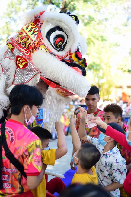 Chùm ảnh mồng một Tết Nhâm Dần