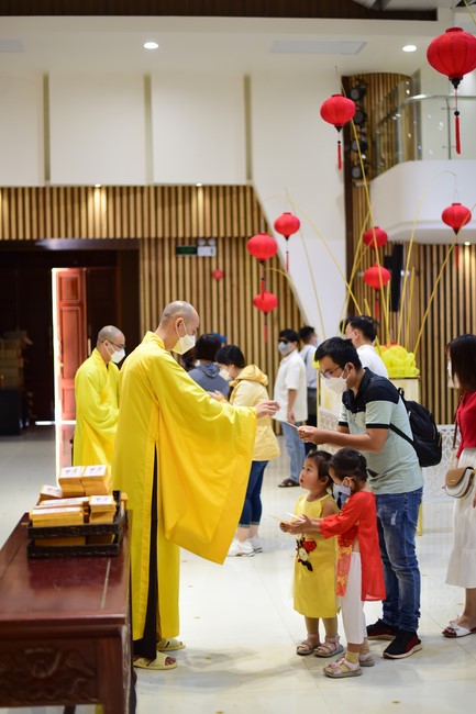 Chùm ảnh mồng một Tết Nhâm Dần