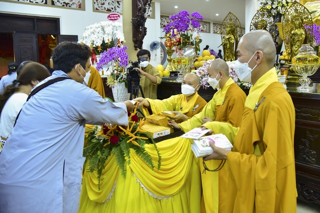 Welcome the New Year’s Eve of the Tiger Year