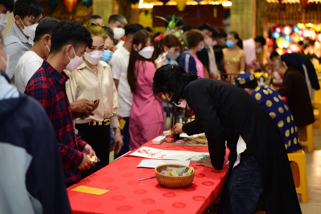 Welcome the New Year’s Eve of the Tiger Year