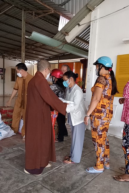 Từ thiện tại chùa An Hương, An Giang