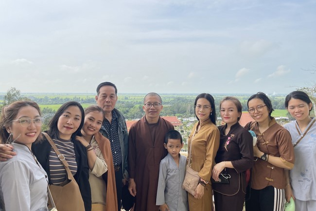 Từ thiện tại chùa An Hương, An Giang