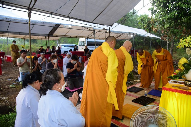 Viếng tang lễ Phật tử Quảng Thượng ở Đồng Nai