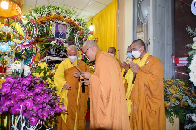 Viếng tang lễ Phật tử Diệu Bảo ở quận 3