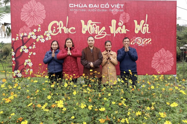 Series of photos on the 2nd day of Lunar New Year at Dai Co Viet Pagoda