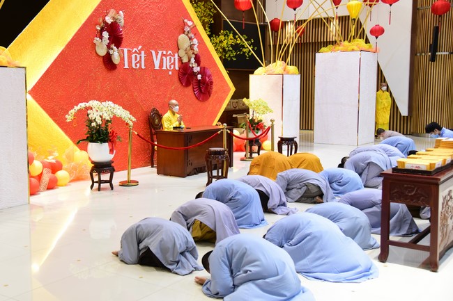 Chùm ảnh mồng hai Tết Nhâm Dần