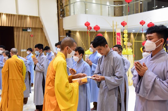 Chùm ảnh mồng hai Tết Nhâm Dần