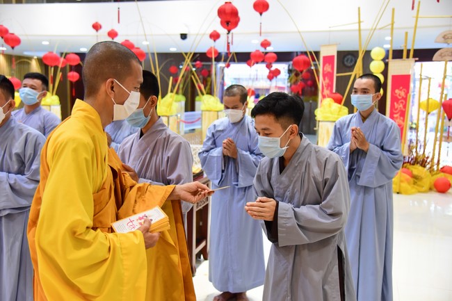 Chùm ảnh mồng hai Tết Nhâm Dần