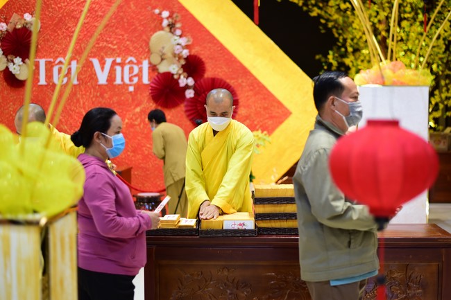 Chùm ảnh mồng hai Tết Nhâm Dần