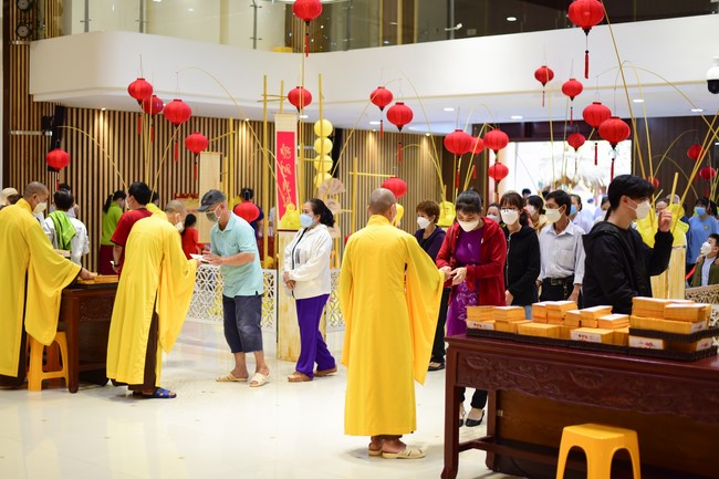 Chùm ảnh mồng hai Tết Nhâm Dần