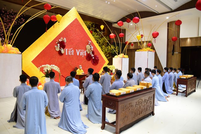 Chùm ảnh mồng hai Tết Nhâm Dần