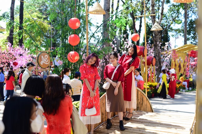 Chùm ảnh mồng hai Tết Nhâm Dần