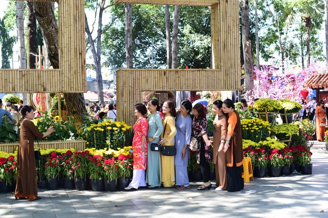 Chùm ảnh mồng hai Tết Nhâm Dần