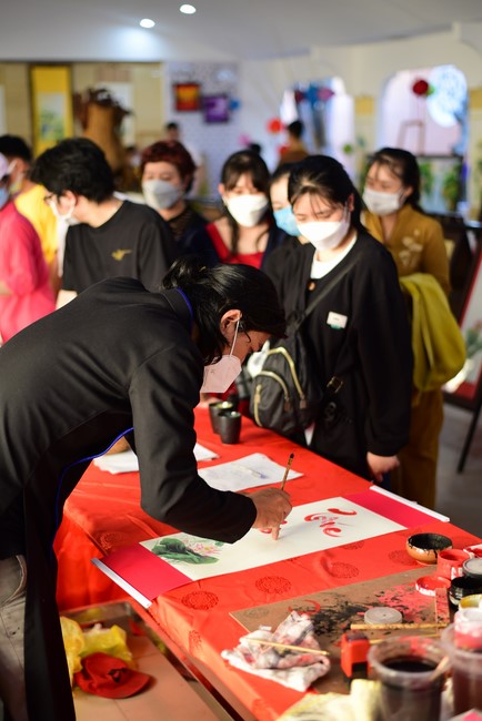 Chùm ảnh mồng hai Tết Nhâm Dần