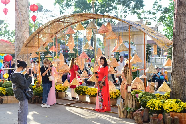 Chùm ảnh mồng hai Tết Nhâm Dần