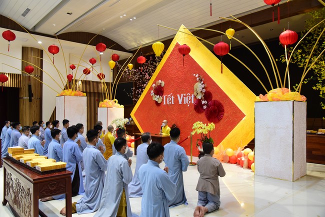 Chùm ảnh mồng hai Tết Nhâm Dần