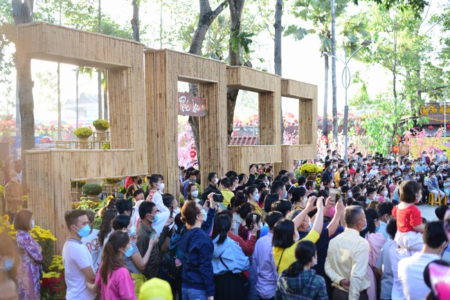 Chùm ảnh mồng hai Tết Nhâm Dần