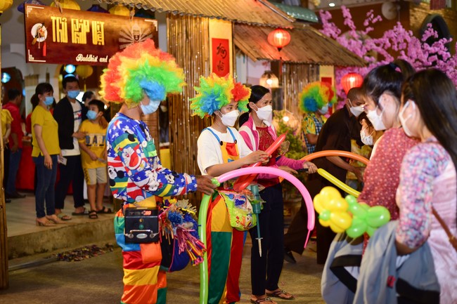 Chùm ảnh mồng hai Tết Nhâm Dần