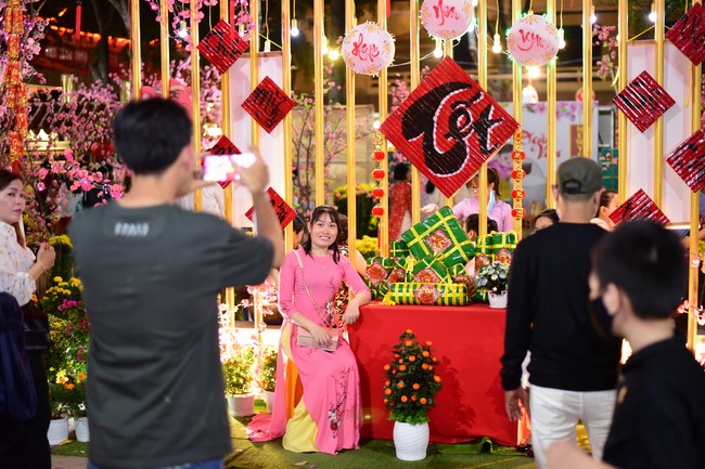 Chùm ảnh mồng hai Tết Nhâm Dần