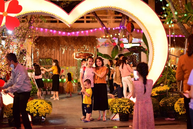 Chùm ảnh mồng hai Tết Nhâm Dần