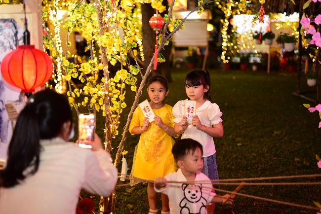 Chùm ảnh mồng hai Tết Nhâm Dần