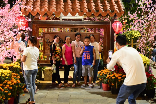 Chùm ảnh mồng hai Tết Nhâm Dần