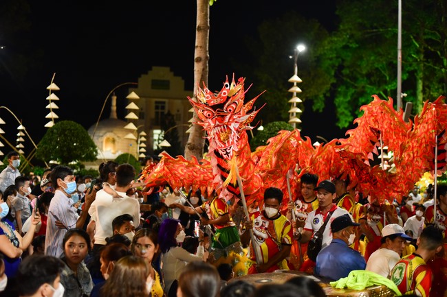 Chùm ảnh mồng hai Tết Nhâm Dần