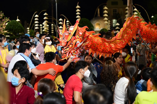 Chùm ảnh mồng hai Tết Nhâm Dần