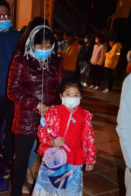 Welcome New Year's Eve at Tay Khanh pagoda