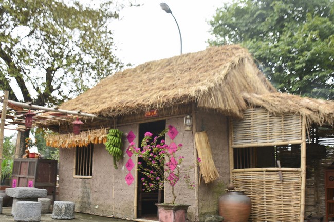 Welcome New Year's Eve at Tay Khanh pagoda