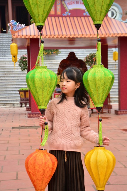 Welcome New Year's Eve at Tay Khanh pagoda