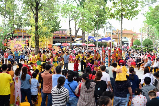 Chùm ảnh mồng bốn Tết Nhâm Dần