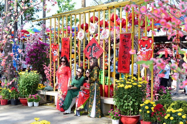 Chùm ảnh mồng bốn Tết Nhâm Dần