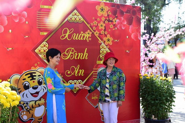 Chùm ảnh mồng bốn Tết Nhâm Dần