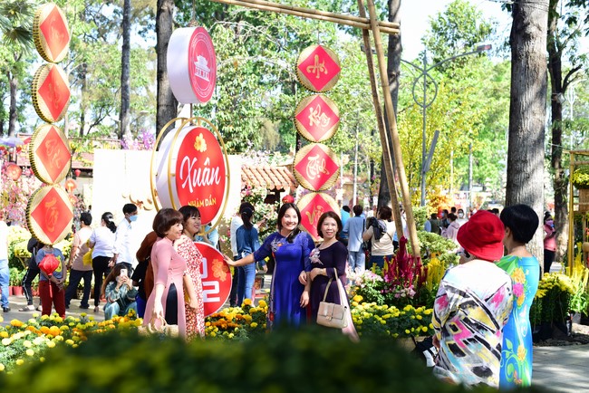 Chùm ảnh mồng bốn Tết Nhâm Dần