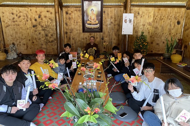 Series of photos on the 5th day of Lunar New Year at Dai Co Viet Pagoda