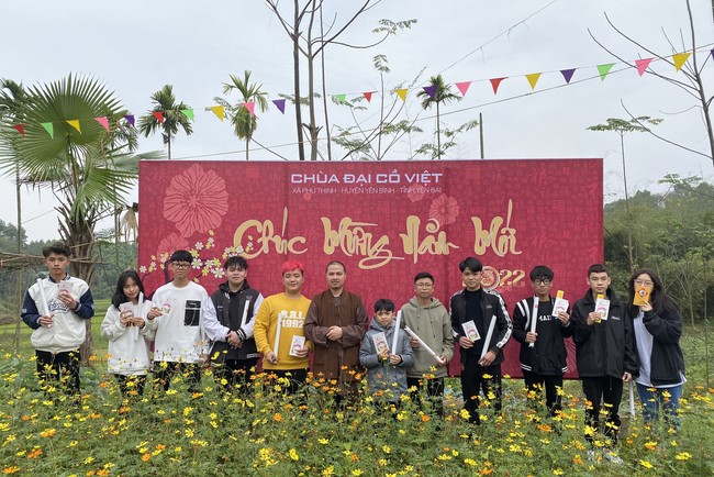 Series of photos on the 5th day of Lunar New Year at Dai Co Viet Pagoda
