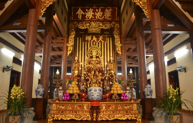 Peace praying ceremony in Tay Khanh Pagoda, Thai Binh