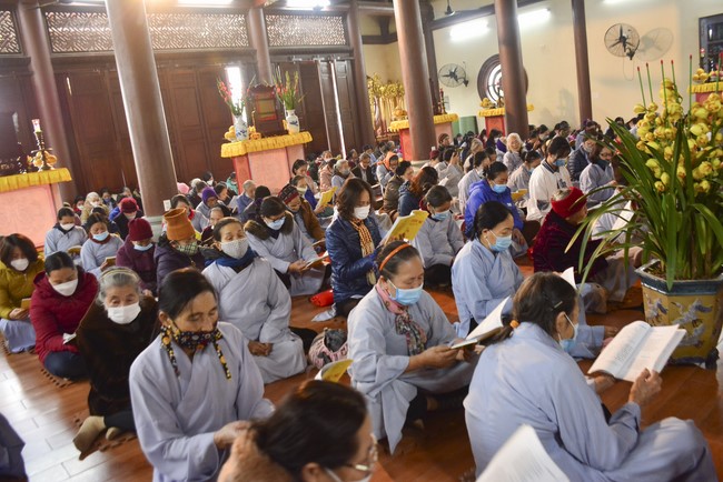 Peace praying ceremony in Tay Khanh Pagoda, Thai Binh