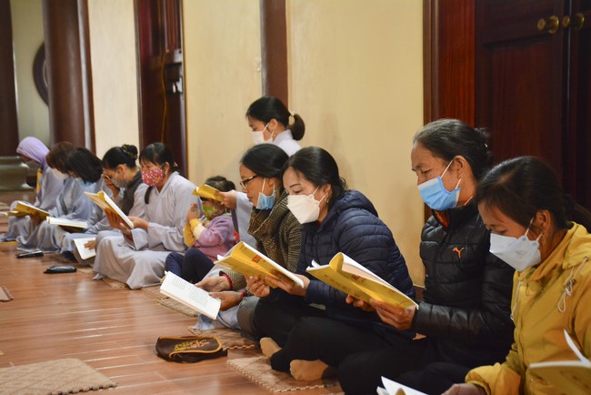 Peace praying ceremony in Tay Khanh Pagoda, Thai Binh